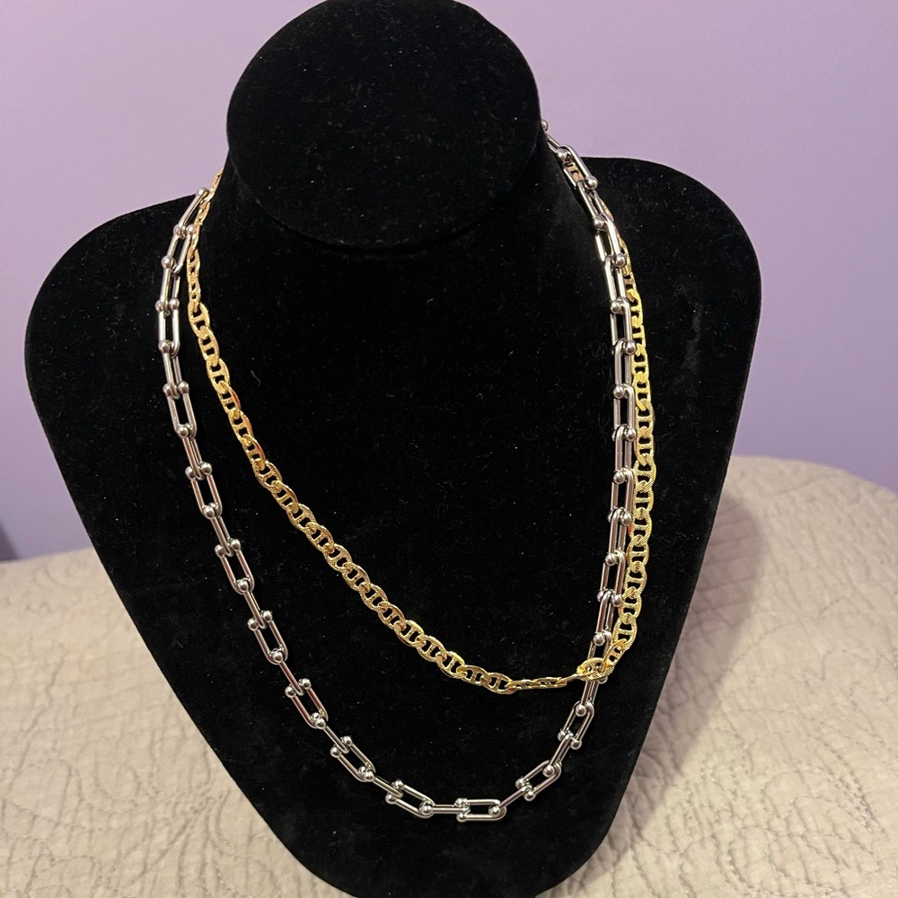 Lot of 2 necklaces. EUC